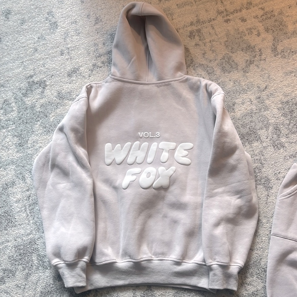 EUC White Fox Sweat Suit Set - Picture 4 of 7